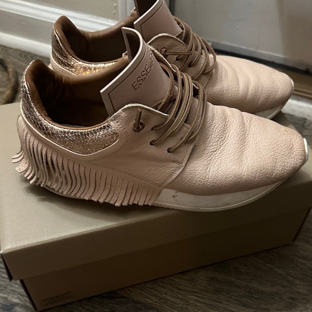 ESSEutESSE fringe sneakers